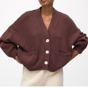 Babaa cardigan no. 22 black cherry